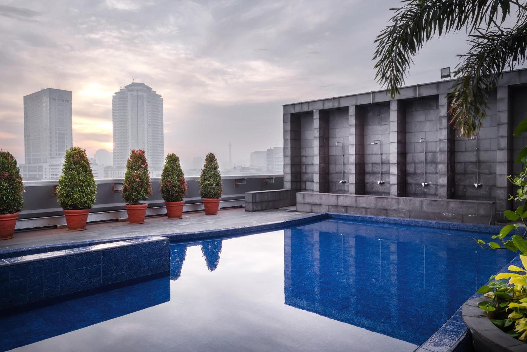 Merlynn Park Hotel Jakarta Extérieur photo