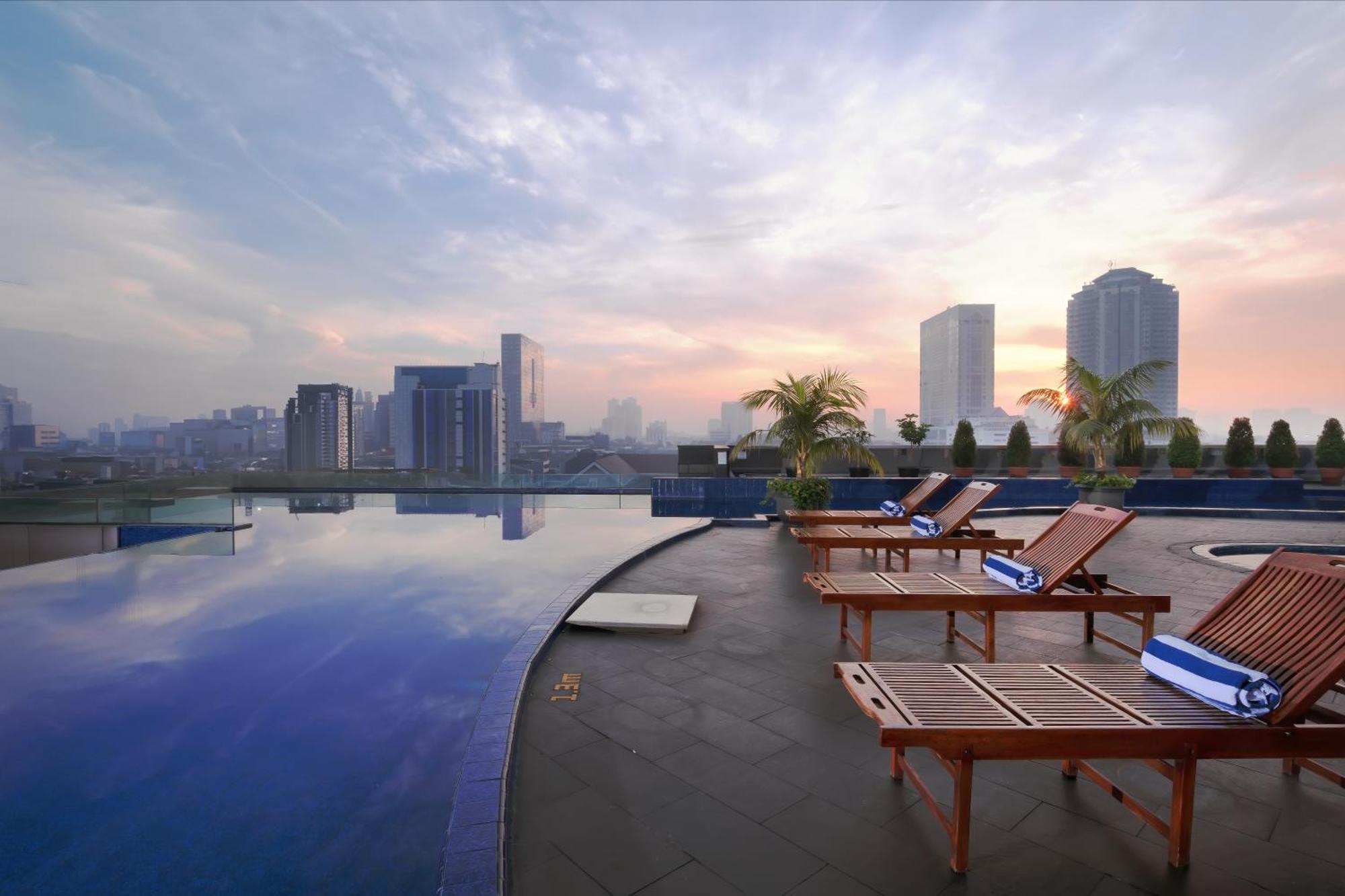Merlynn Park Hotel Jakarta Extérieur photo
