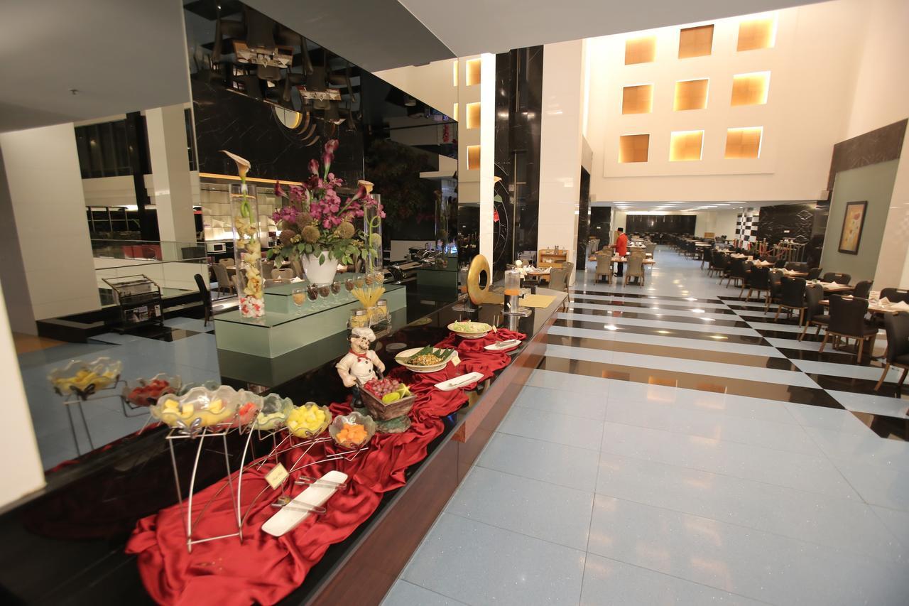 Merlynn Park Hotel Jakarta Extérieur photo