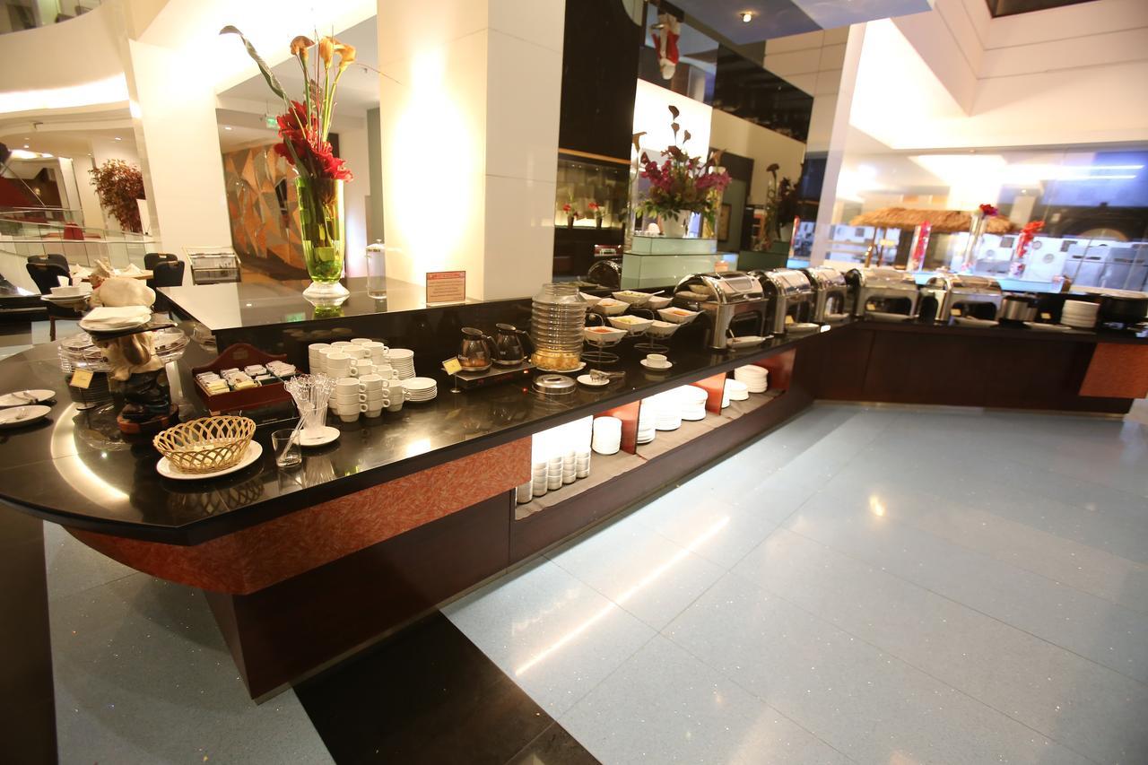 Merlynn Park Hotel Jakarta Extérieur photo